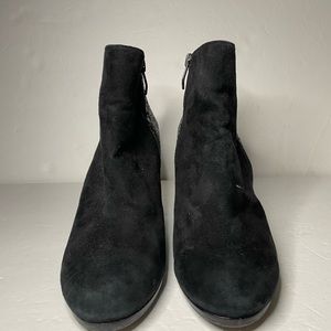 Vince Camuto Women Black Suede Booties with sequins size 8 heel 3in used    (15)